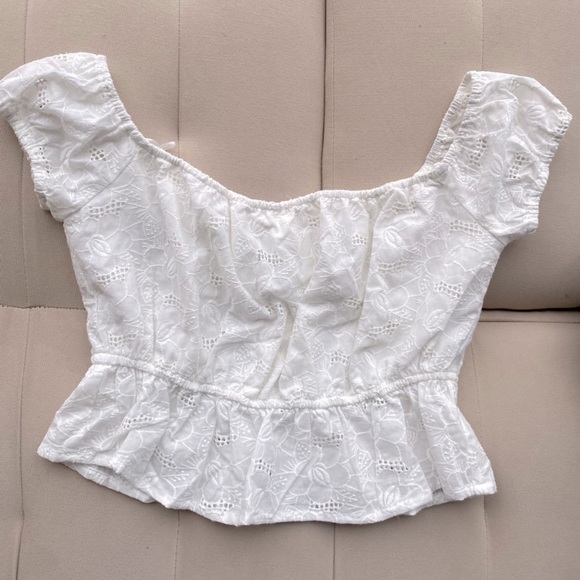 White cropped eyelet top - Picture 4 of 5